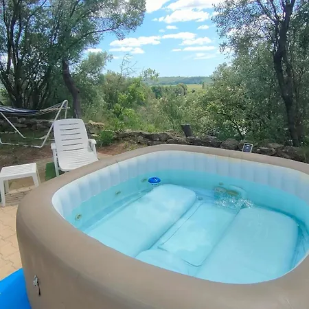 Holiday home Charmante Maison Isolee En Pleine Campagne